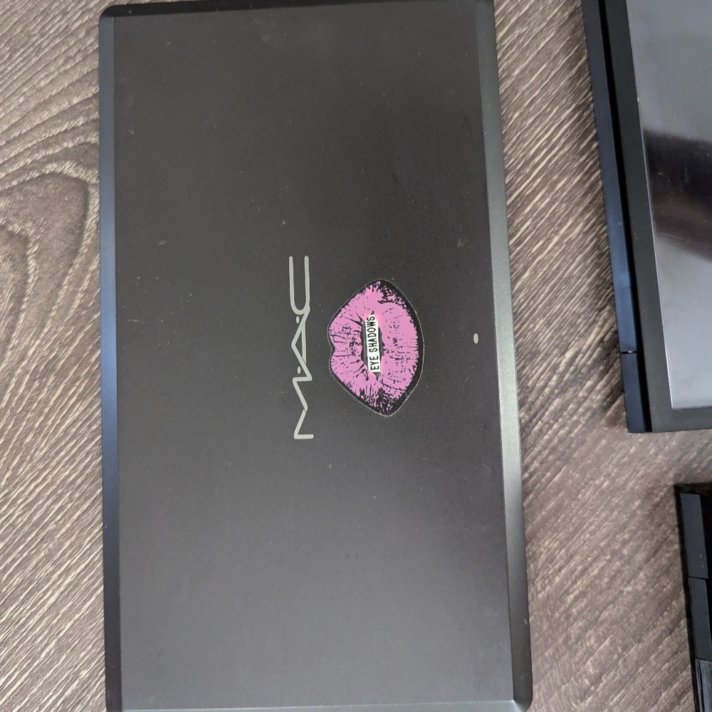 MAC Cosmetics Black and Pink Eyeshadow Case